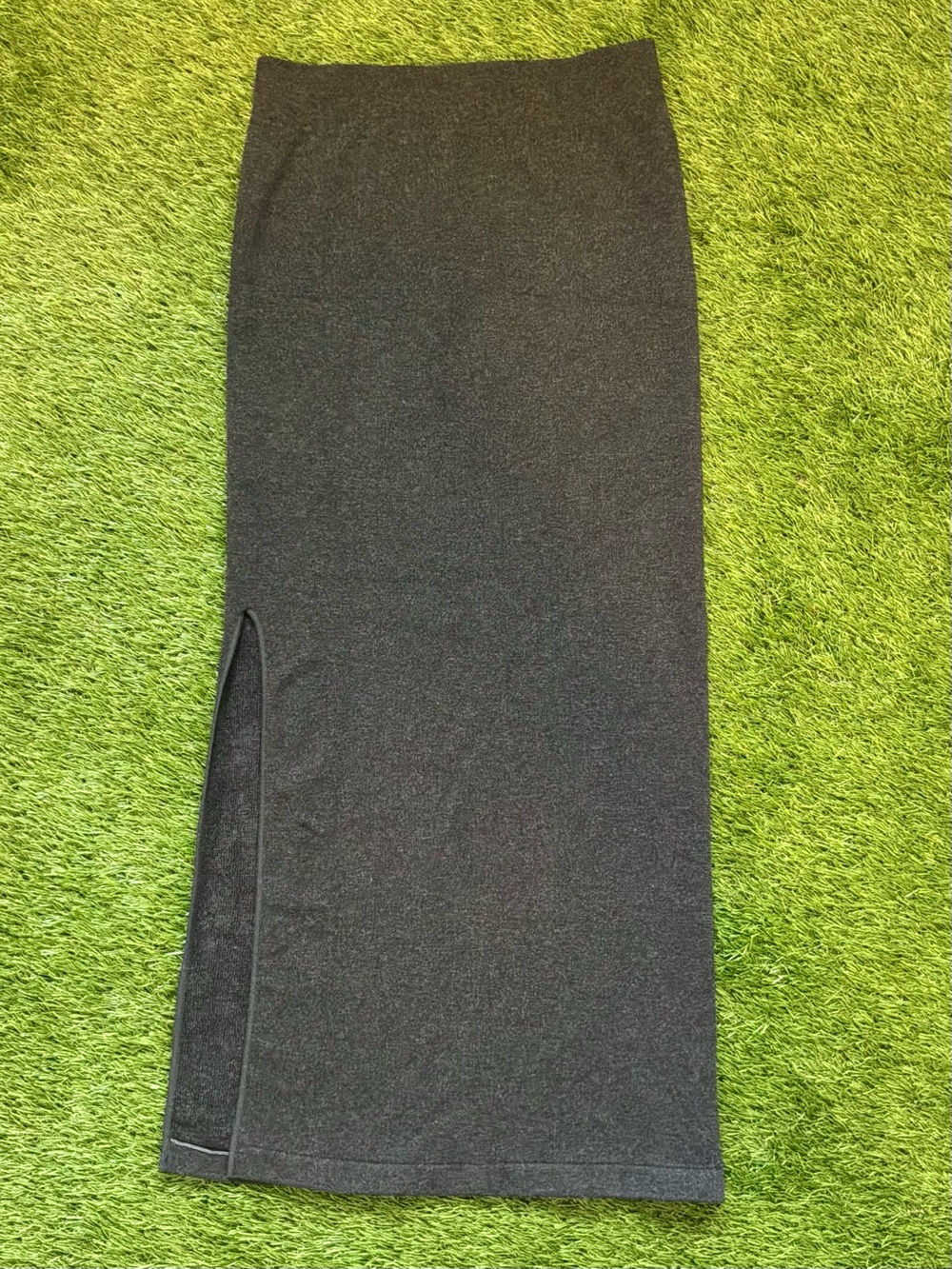 Aritzia Wilfred Dark Grey Knit Side Slit Midi Skirt Size 4